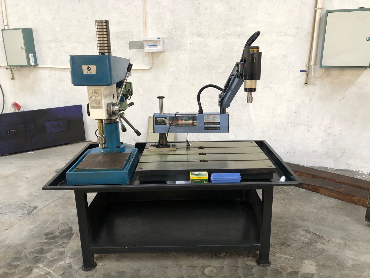 感謝建東模具廠惠購福機(jī)Z4025搖臂攻絲機(jī)M16鑄造工作臺100KG兩工位桌子